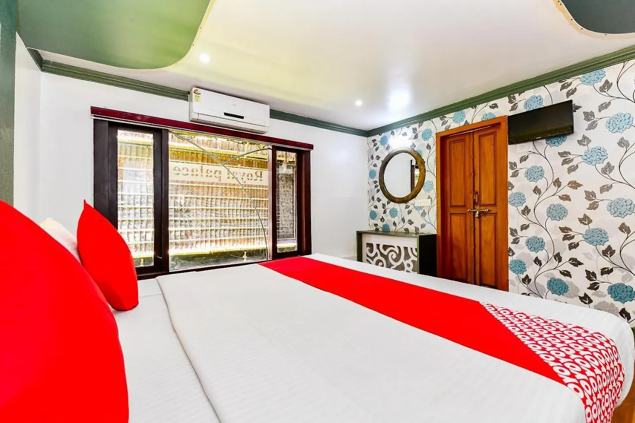 Oyo 23434 Royal Palace 4Bhk Premium Houseboat Hotel Alappuzha