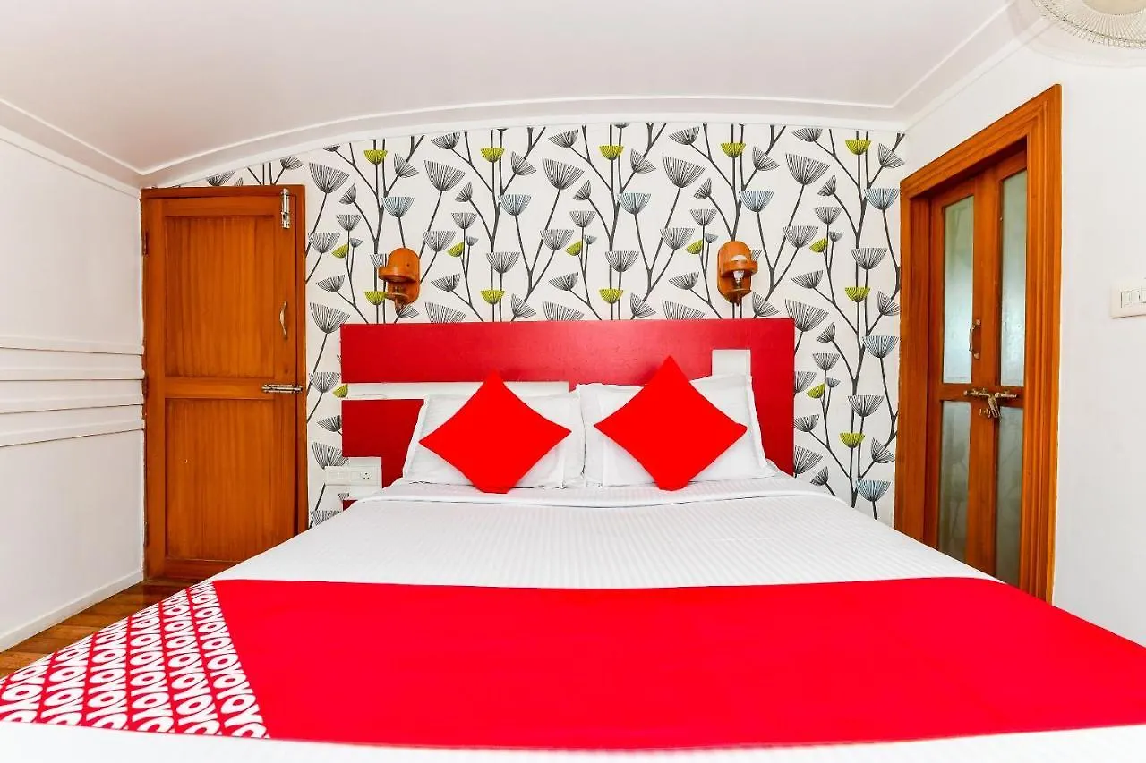 Oyo 23434 Royal Palace 4Bhk Premium Houseboat Hotel Alappuzha