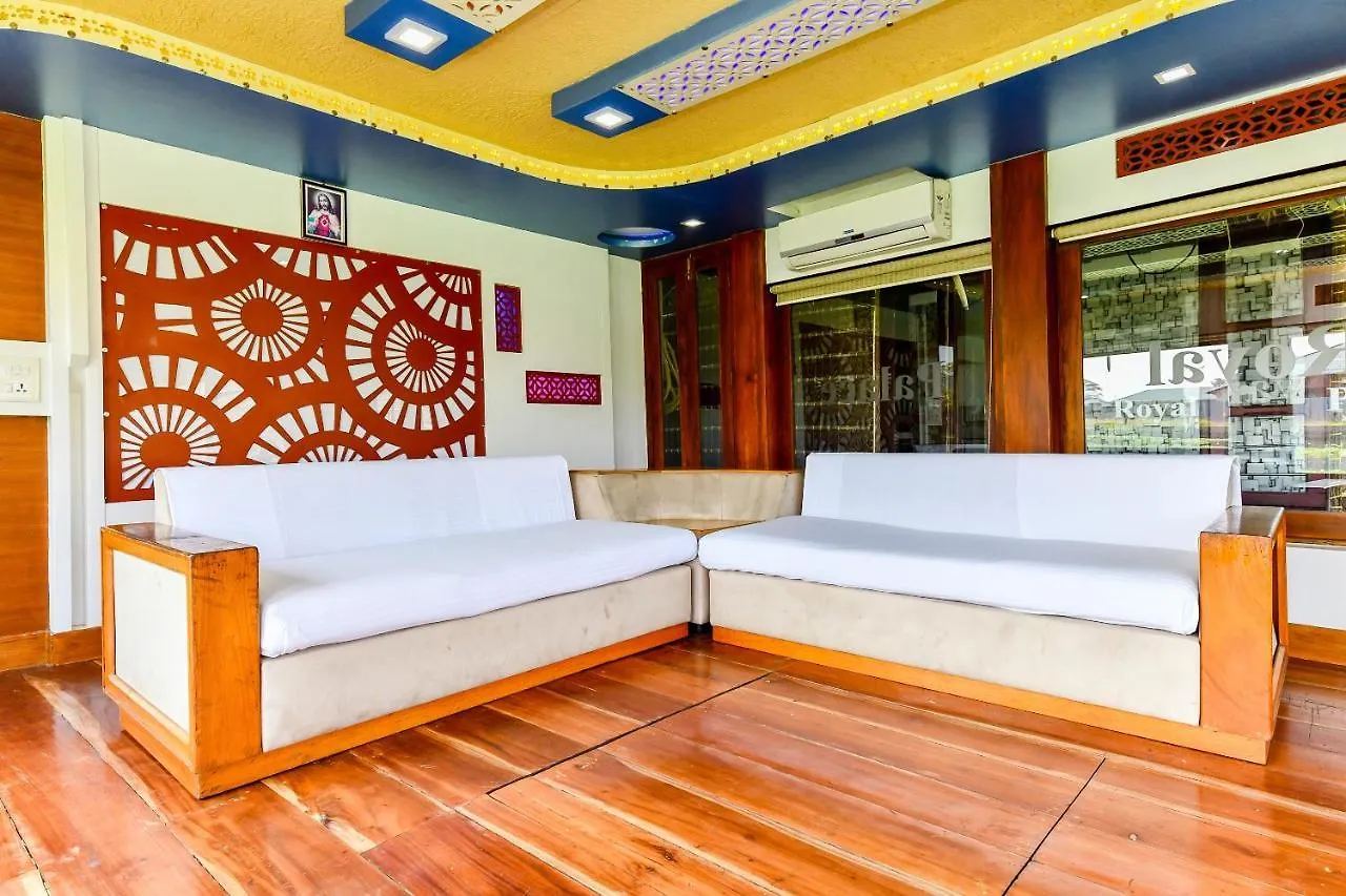 Oyo 23434 Royal Palace 4Bhk Premium Houseboat Hotel Alappuzha